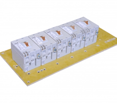 Auxiliary circuit breakers block